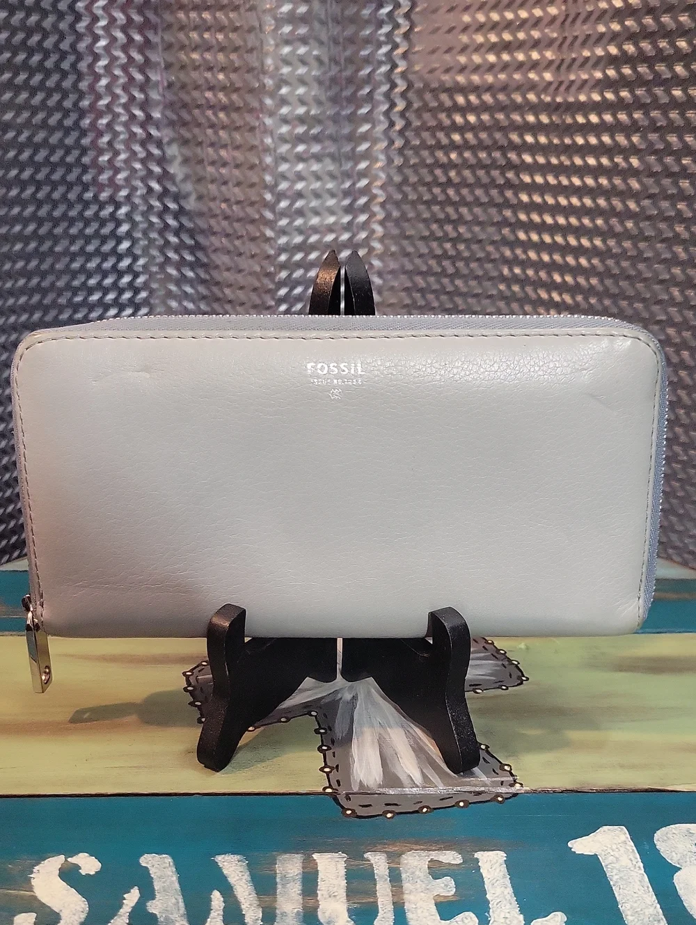 Fossil Women's Zip-Around Wallet